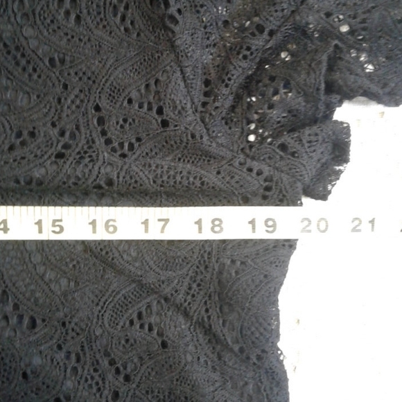 Liz Claiborne pretty lace black short sleeved top - Picture 8 of 12